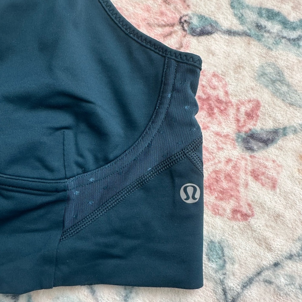 Lululemon sports bra. Size 8